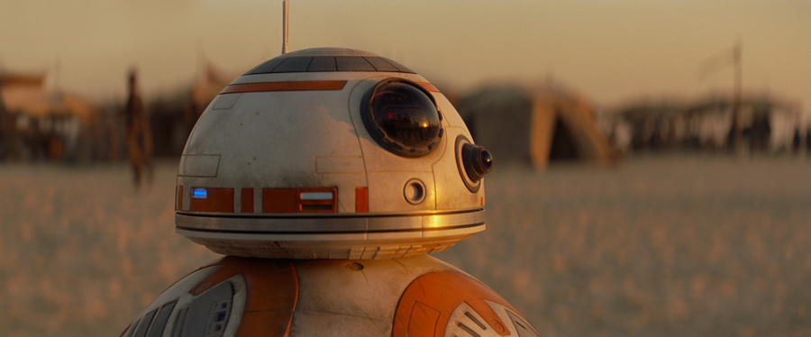 BB-8, la véritable star de ce film qui arrive à nous faire complètement oublier notre cher R2-D2.